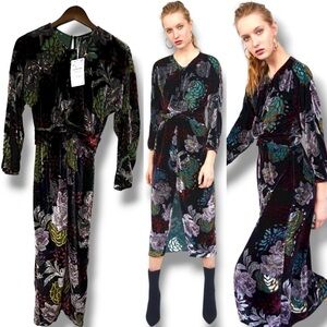 302 ZARA TRF | NWT Morocco Black Velvet Floral Long Sleeve Midi Dress (size XS)